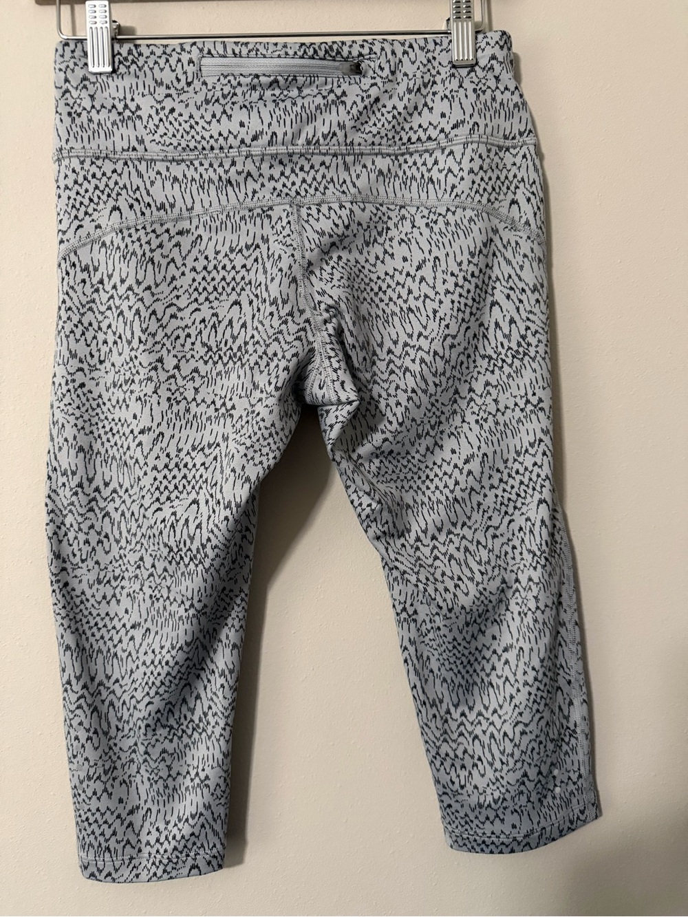 Bundle of 4 Nike DRI-Fit Leggings Women’s Small Crop Athletic Workout Running - Picture 10 of 16
